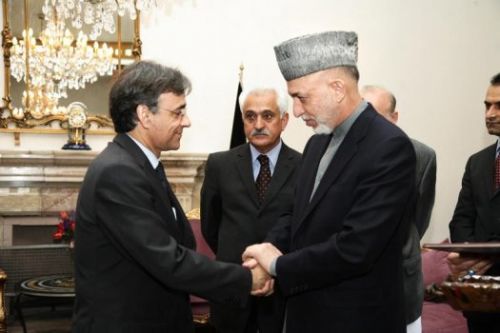 Il Presidente Karzai e l'Ambasciatore Sequi